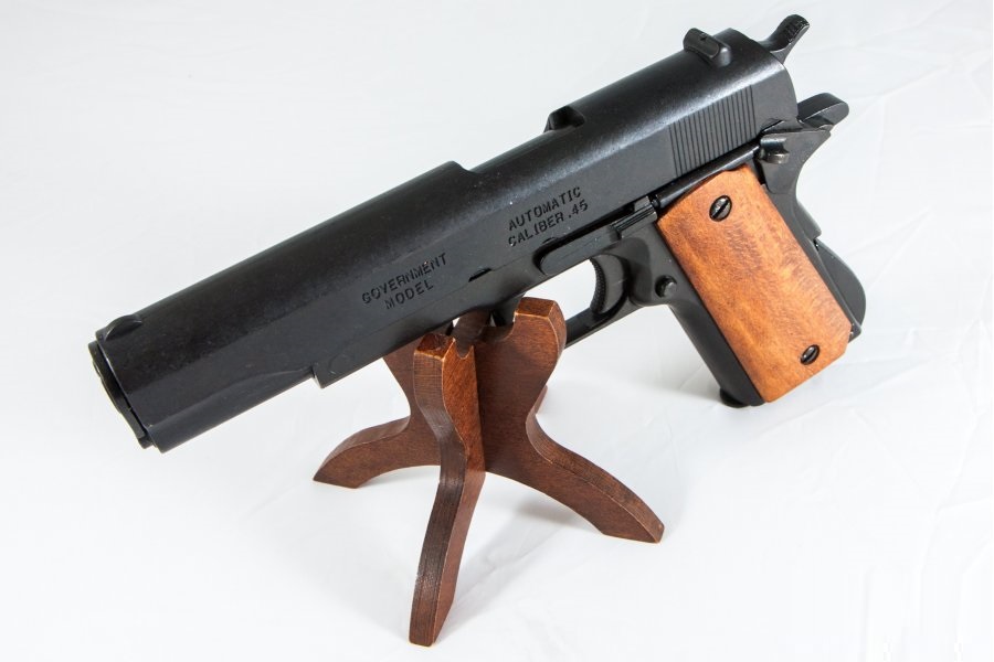 replika-modern-fegyverek-1-vilaghaboru-m1911-automata-pisztoly-45-3-7noe-FQtz
