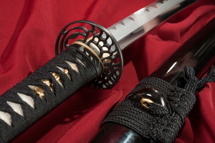 katana-taira-ZMYW