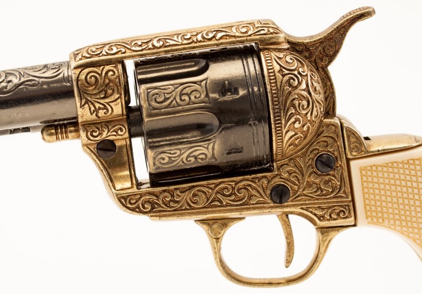 replika-korabeli-tuzfegyverek-revolverek-lovassagi-colt-1873-4-LalQ