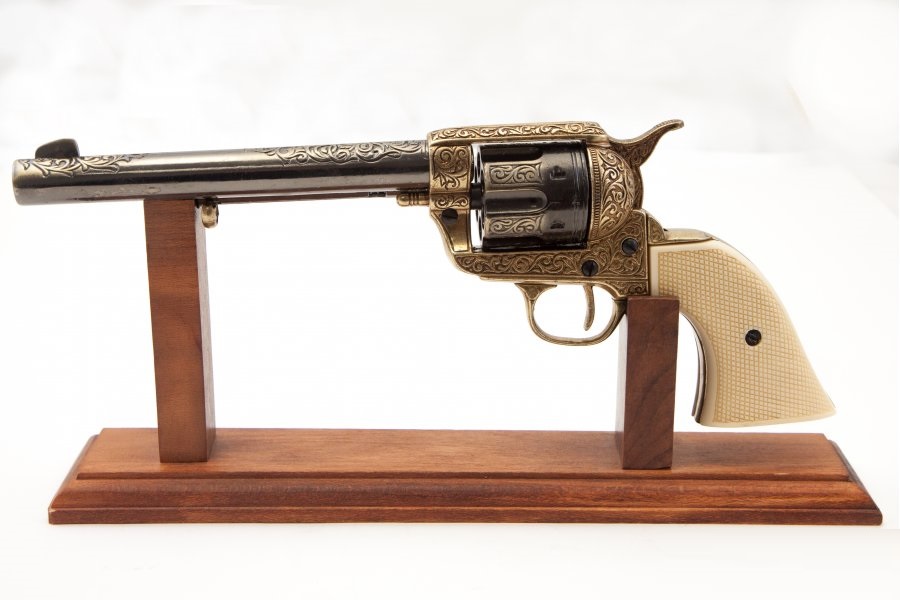 replika-korabeli-tuzfegyverek-revolverek-lovassagi-colt-1873-5-ATZL