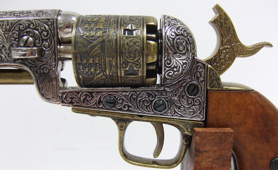 replika-korabeli-tuzfegyverek-revolverek-tengeresztiszti-revolver-1851-5-4jqe