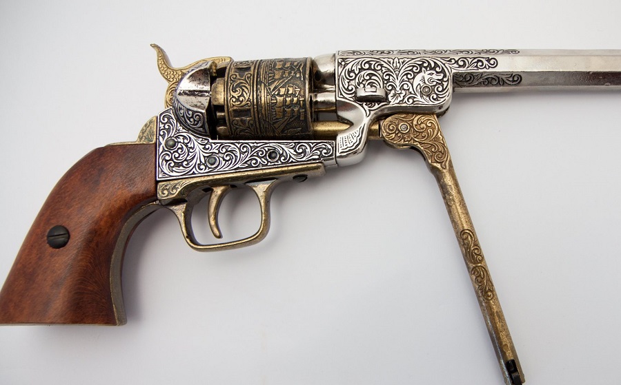 replika-korabeli-tuzfegyverek-revolverek-tengeresztiszti-revolver-1851-7-tPhh