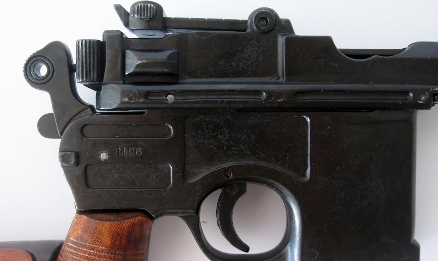 replika-modern-fegyverek-1-vilaghaboru-mauser-c96-pisztoly-karabely-1896m-10-sBxg