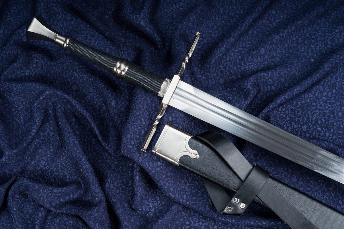 riviai-geralt-kardja-acel-6Oi8