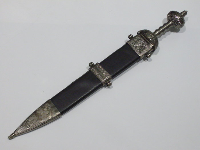 romai-gladius-01-NpAp