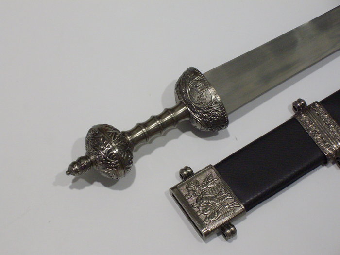 romai-gladius-03-jsV8